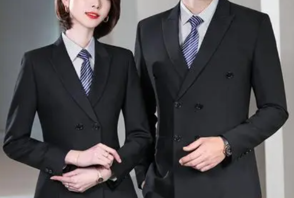 企業(yè)職業(yè)正裝西服選擇定制好/還是成品好？